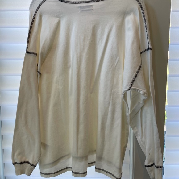 Urban Outfitters Tee - Picture 2 of 5